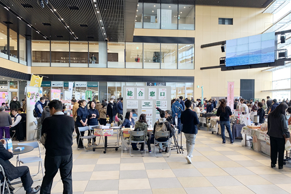 明石市民広場でのまるごと障害福祉フェア活動写真2